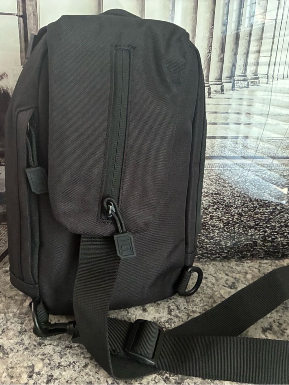 HIGHLAND TACTICAL - Sling Bag - MOLLE Webbing - Picture 3 of 10